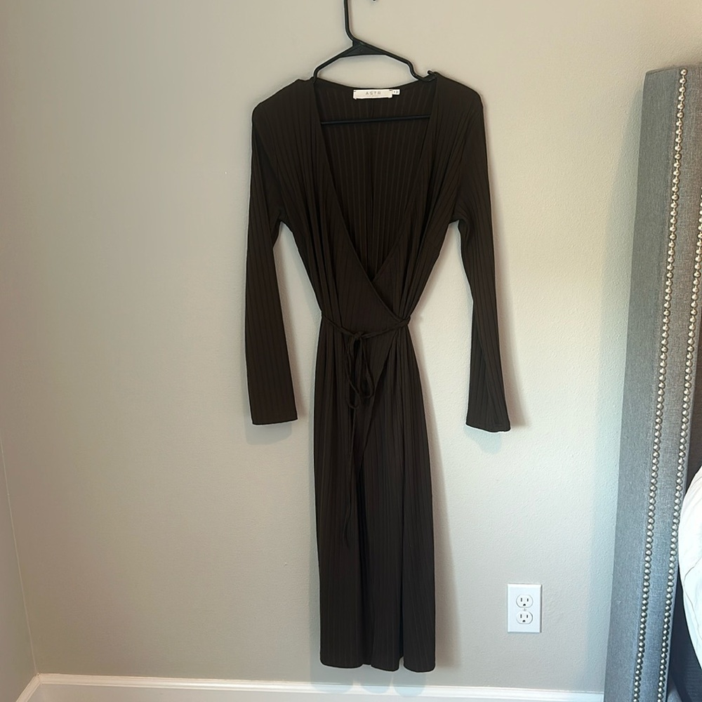 ASTR the label long sleeved wrap dress